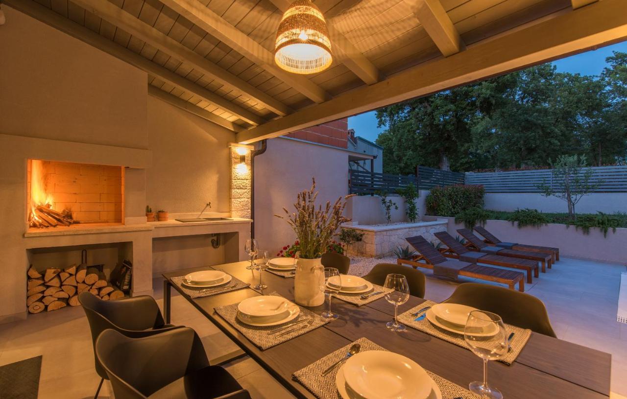 Stunning 3 Bedroom With Pool Poreč