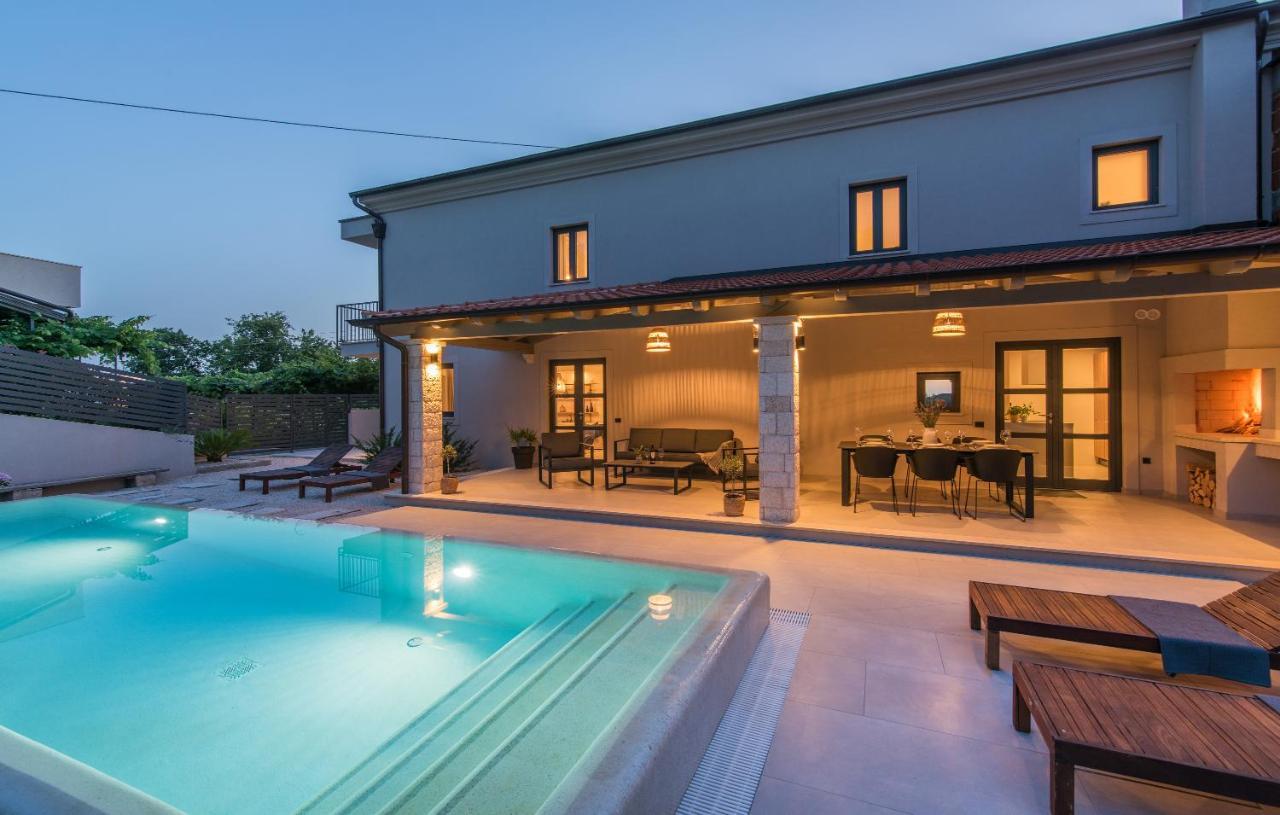 Stunning 3 Bedroom With Pool